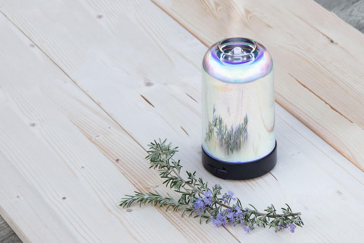 How to use an aromatherapy lamp, i.e. an ultrasonic diffuser